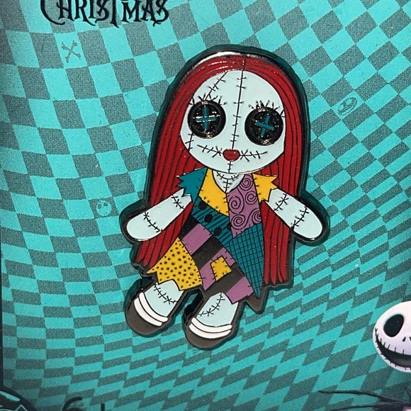 Loungefly Nightmare Before Christmas Pin Sally - Picture 3 of 3